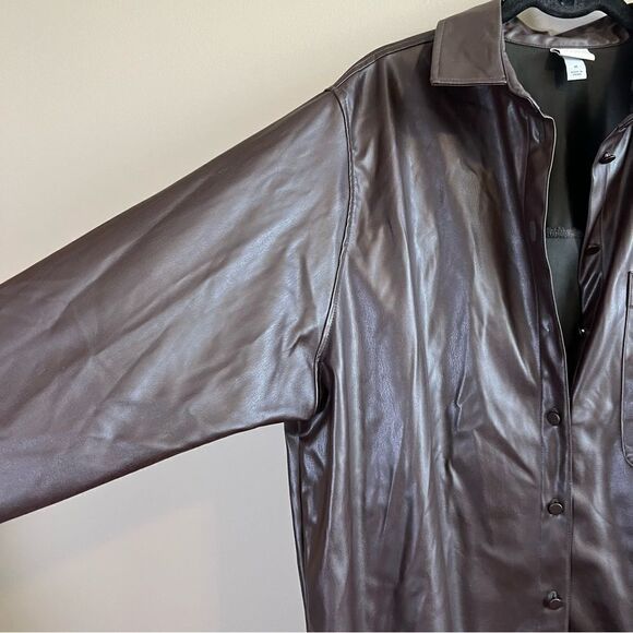 ✨ A New Day Brown Faux Leather Button Up Top Medium - Picture 5 of 10